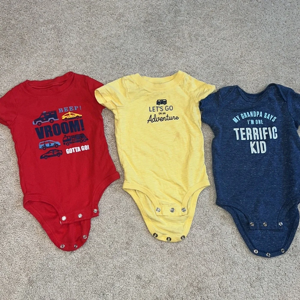 Bundle of Carter’s 12 month clothes - Picture 9 of 16